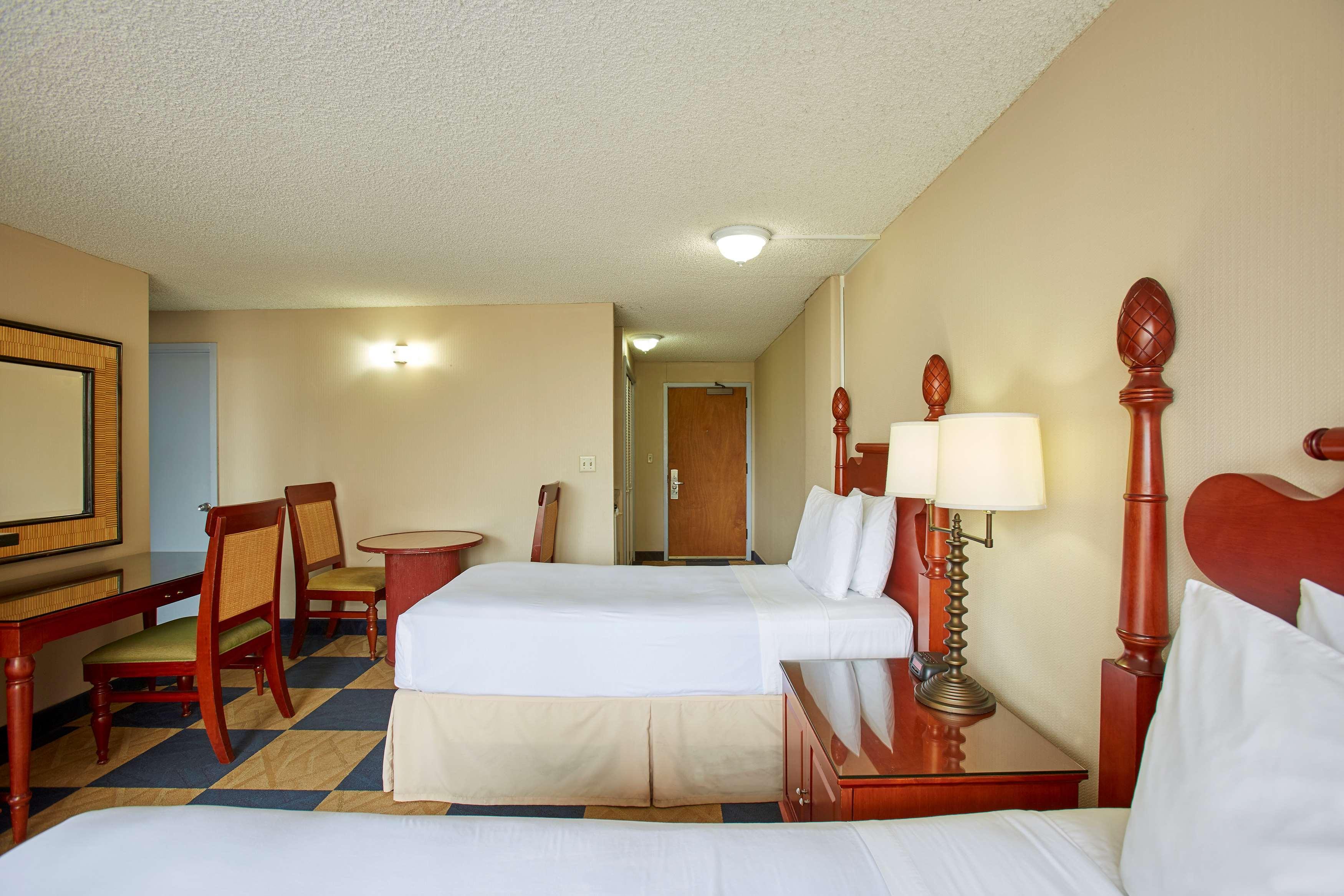 Ewa Hotel Waikiki Гонолулу Экстерьер фото