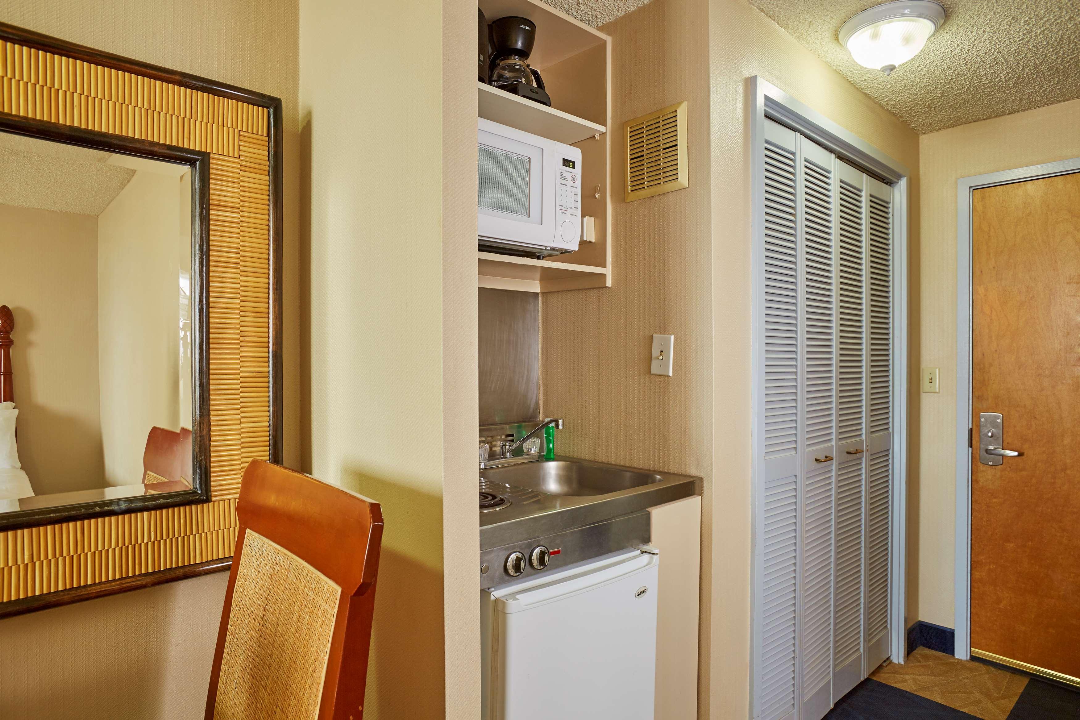 Ewa Hotel Waikiki Гонолулу Экстерьер фото