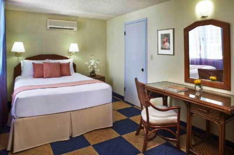 Ewa Hotel Waikiki Гонолулу Экстерьер фото