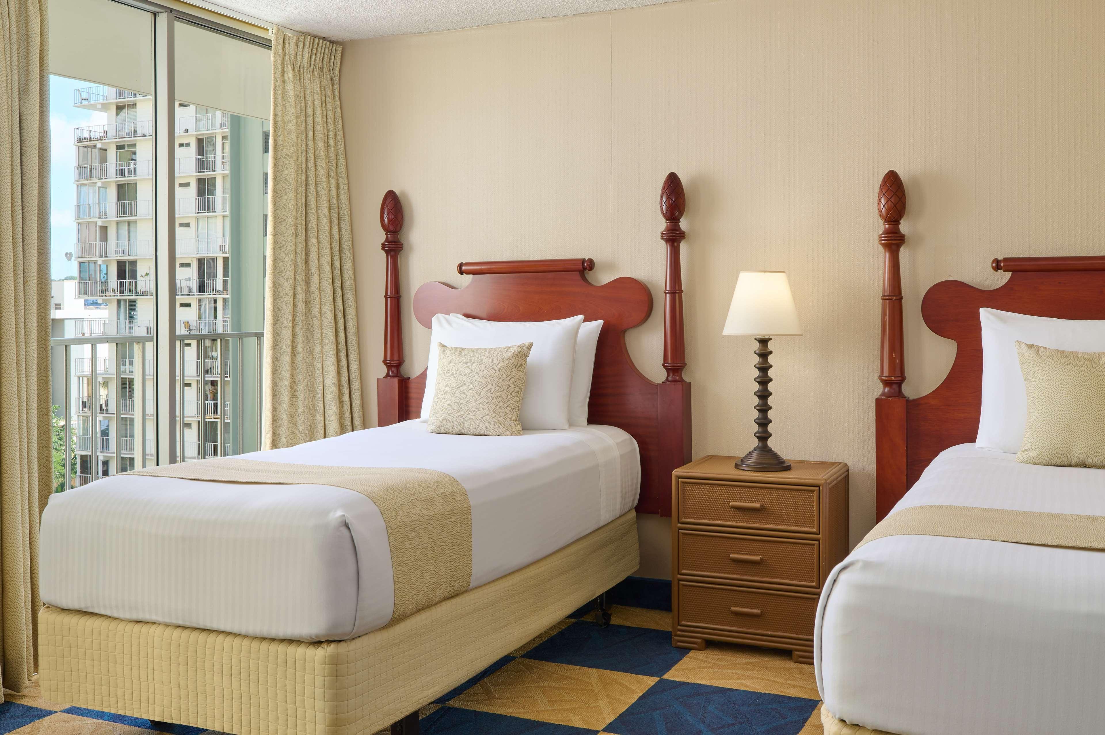 Ewa Hotel Waikiki Гонолулу Экстерьер фото