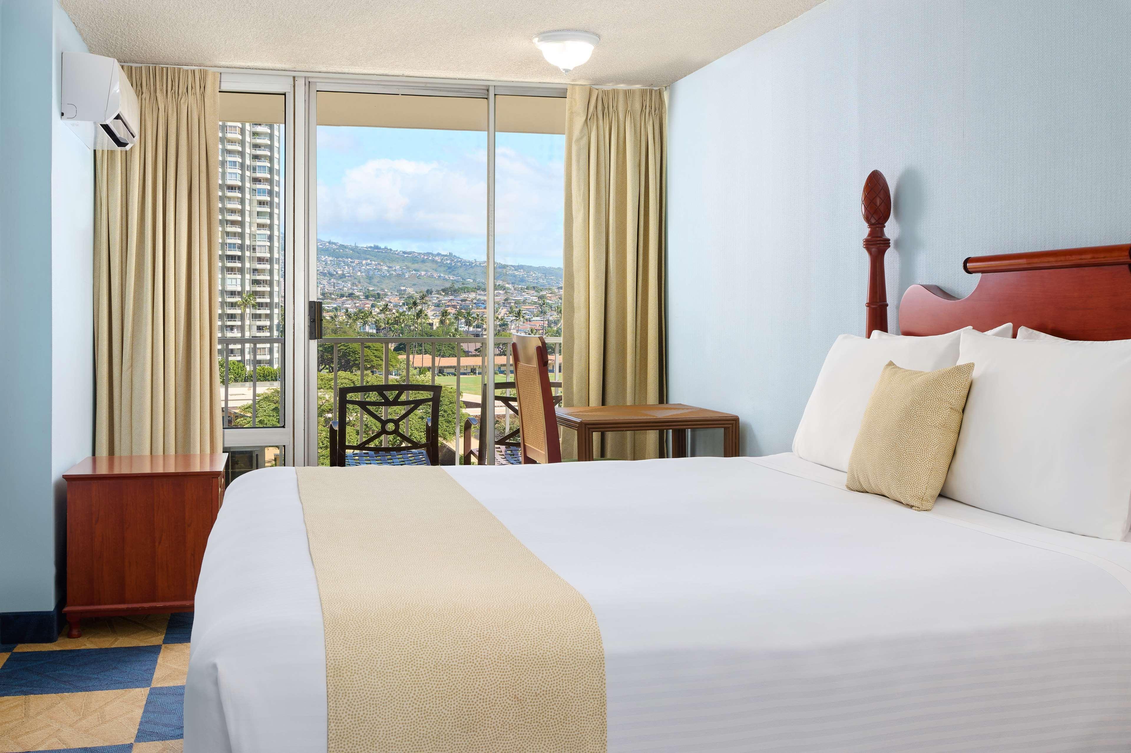 Ewa Hotel Waikiki Гонолулу Экстерьер фото