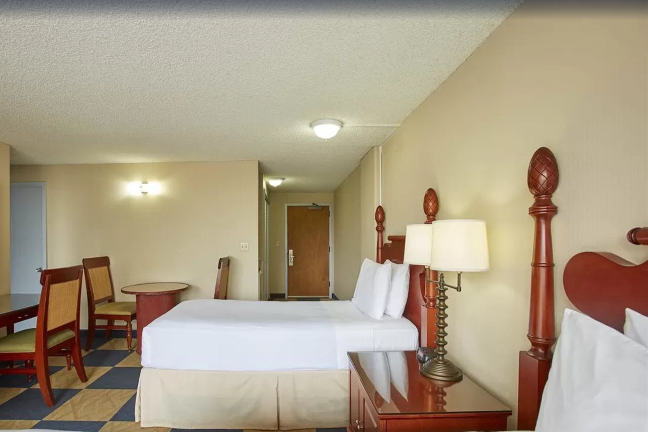 Ewa Hotel Waikiki Гонолулу Экстерьер фото
