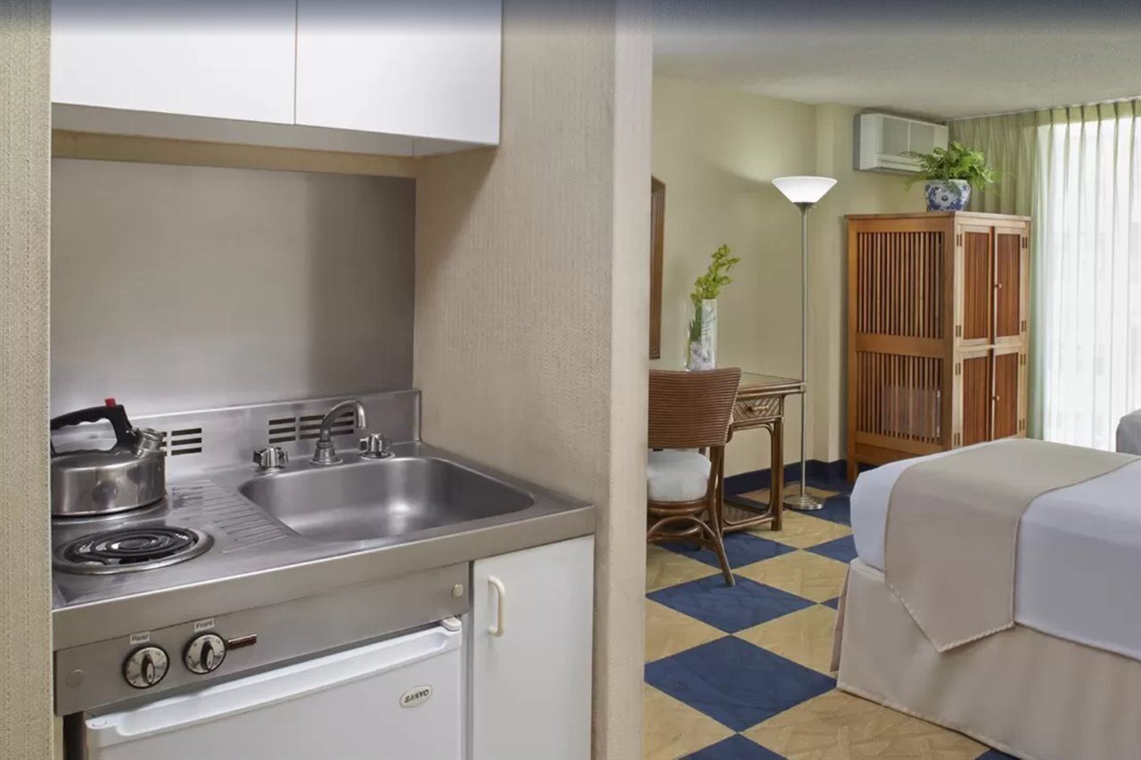 Ewa Hotel Waikiki Гонолулу Экстерьер фото